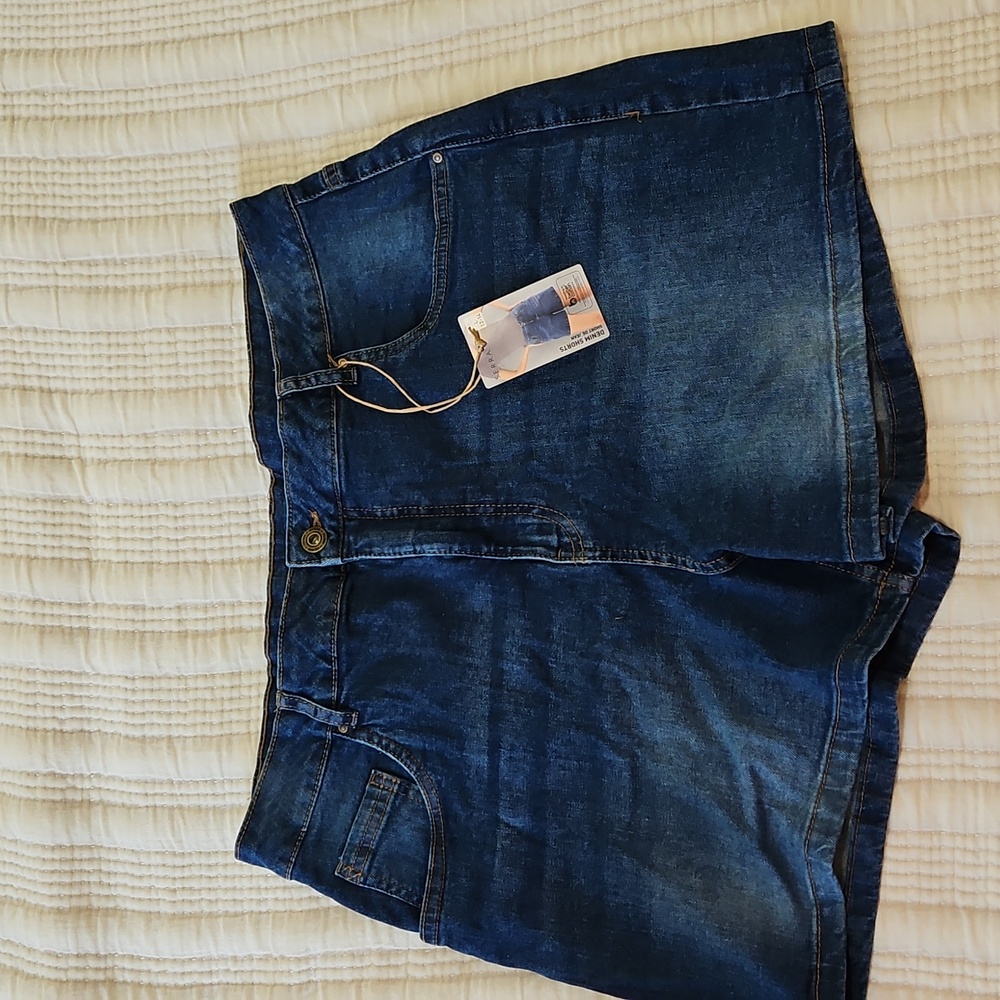 Serra NWT summer denim shorts. Size L (12-14)